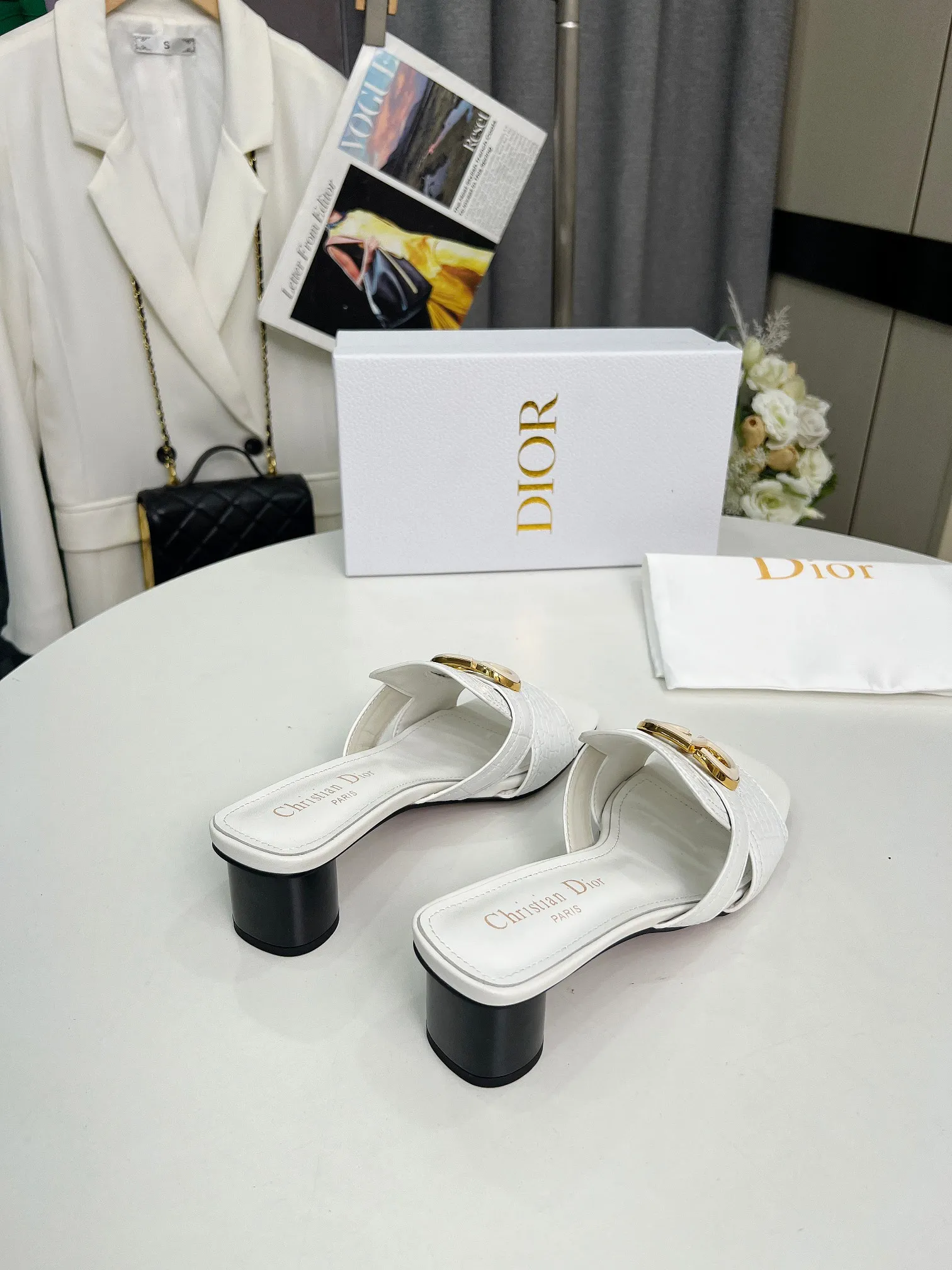 👟👟Ex-factory price 380👟👟 Genuine leather bottom +30 Dior spring and summer new style, cowhide surface, sheepskin lining + double-layer buckle, heel height 4.5cm, size 35-42